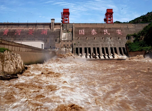 放射能汚染の水では?＞中国発の泥水が押し寄 せる…済州の海「災害起きるのか」 