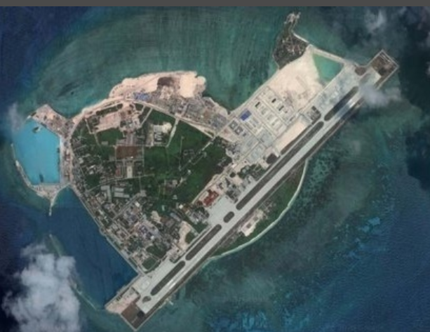 浮沈空母ですね＞中国、南シナ海の島に初めて爆 撃機配備 