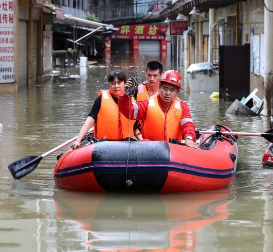 中国・四川省で豪雨続く、長江の支流が氾濫 